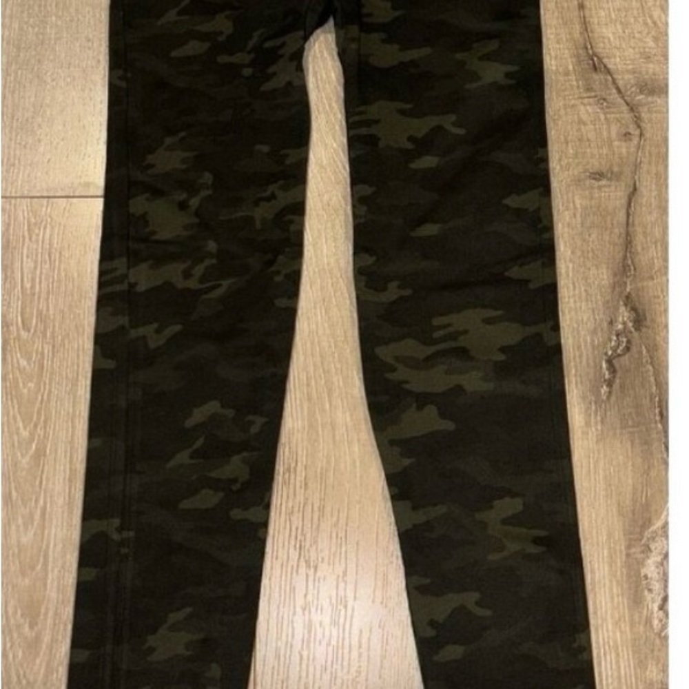SPANX “look at me now” Camouflage Leggings